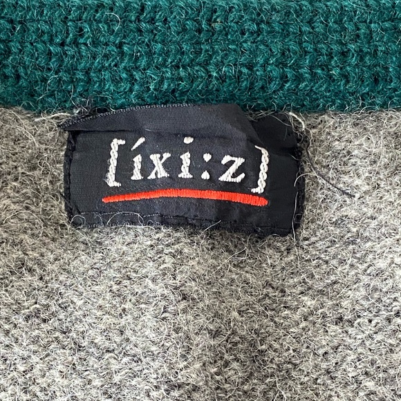 ixi:z Men’s Gray Red Green Seasonal Fabric Cardigan - L - Pre-owned - Picture 4 of 7